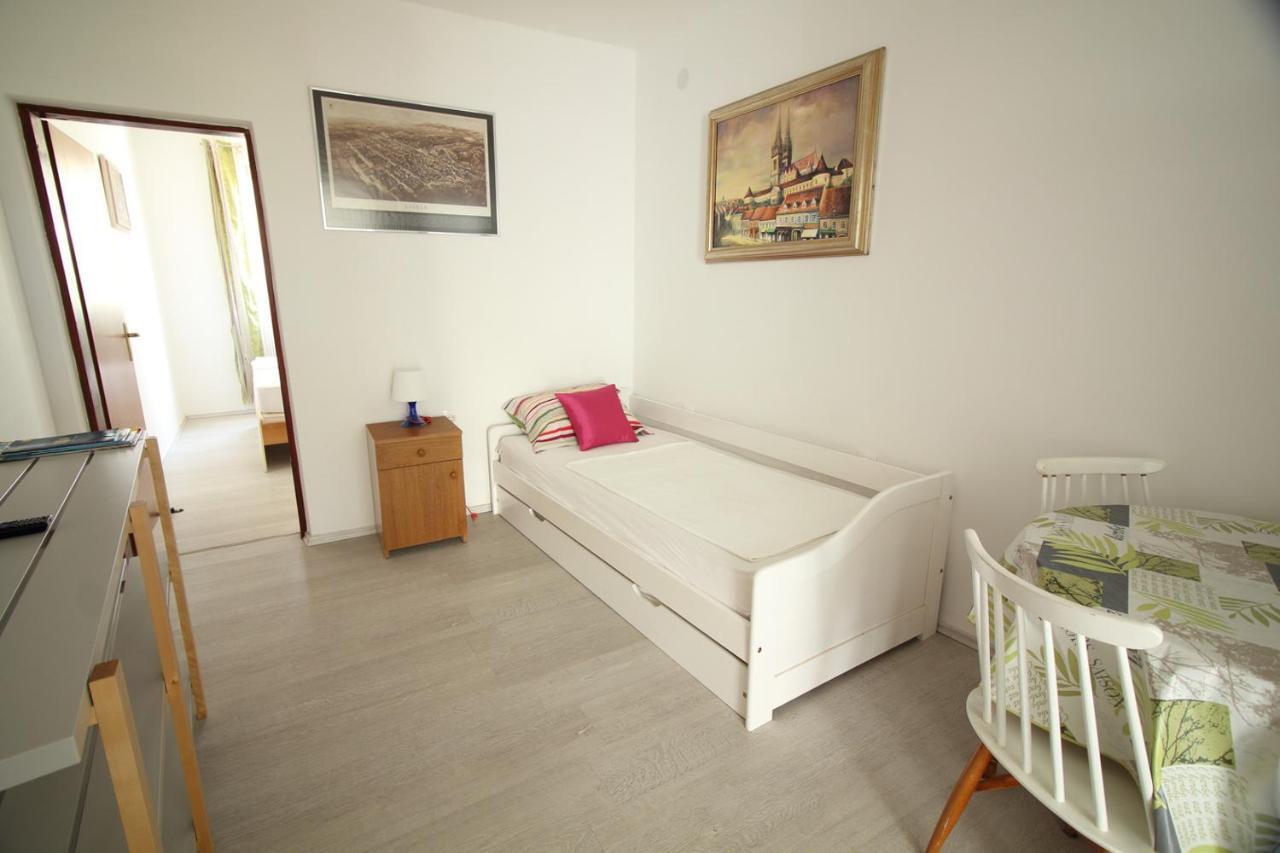 Apartmani Niessner Malinska Esterno foto