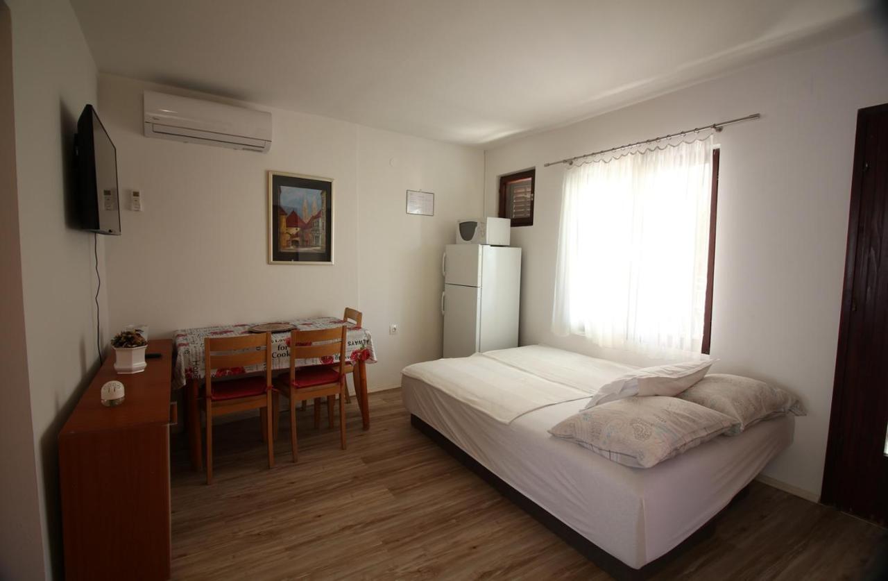 Apartmani Niessner Malinska Esterno foto